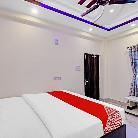 Oyo 86602 Hotel Dream Palace Колката Екстер'єр фото