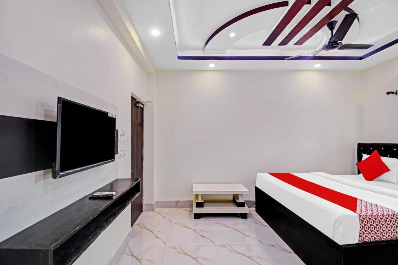 Oyo 86602 Hotel Dream Palace Колката Екстер'єр фото