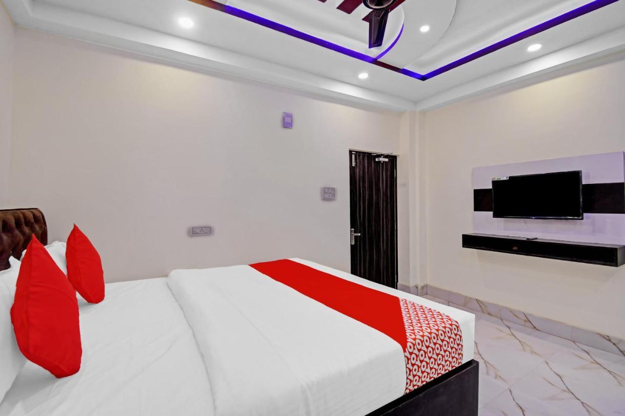 Oyo 86602 Hotel Dream Palace Колката Екстер'єр фото