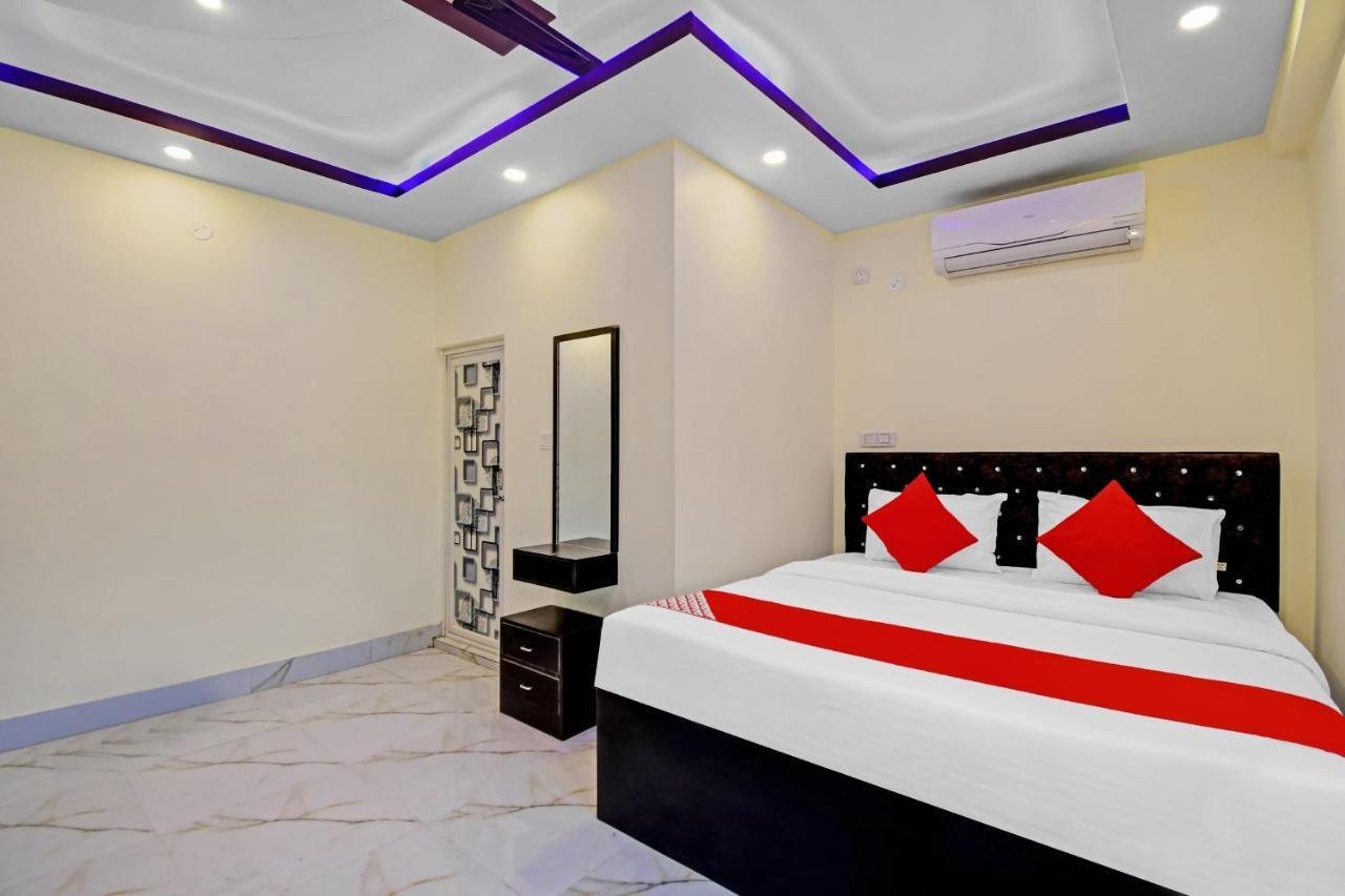 Oyo 86602 Hotel Dream Palace Колката Екстер'єр фото