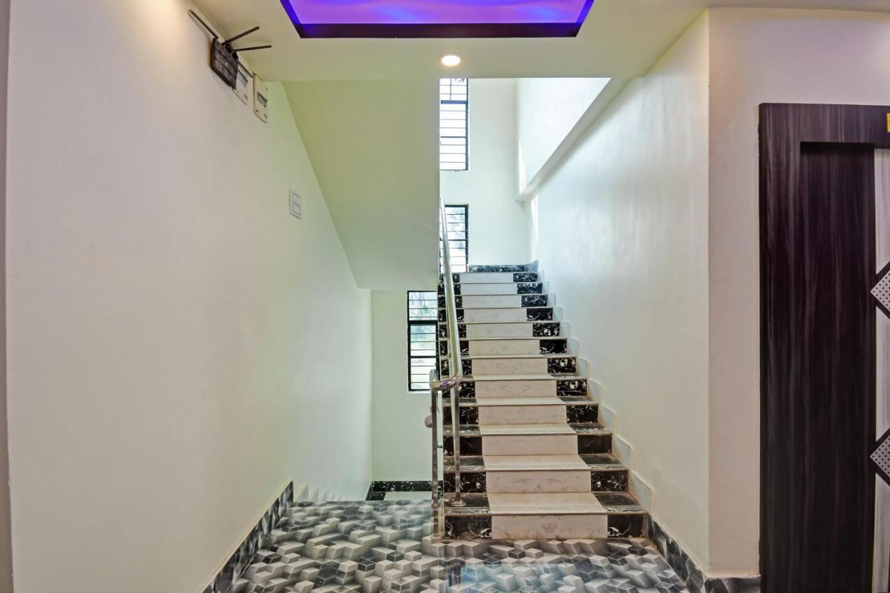 Oyo 86602 Hotel Dream Palace Колката Екстер'єр фото